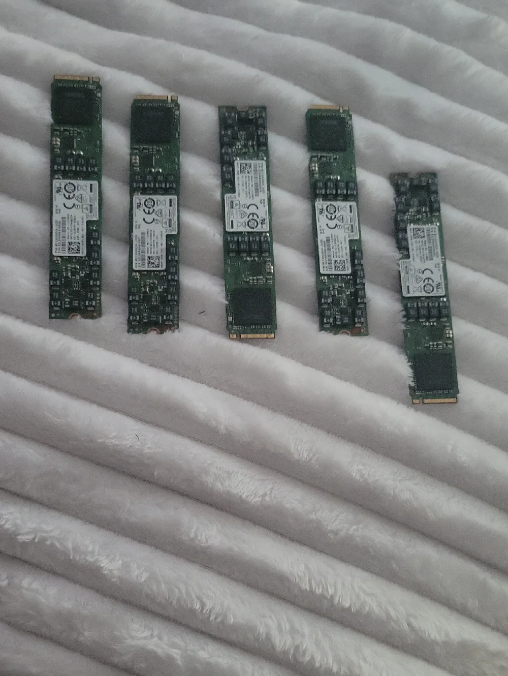 Samsung Green M.2 NVMe SSD Module - High-Speed Internal Storage 960 GB Lot Of 5